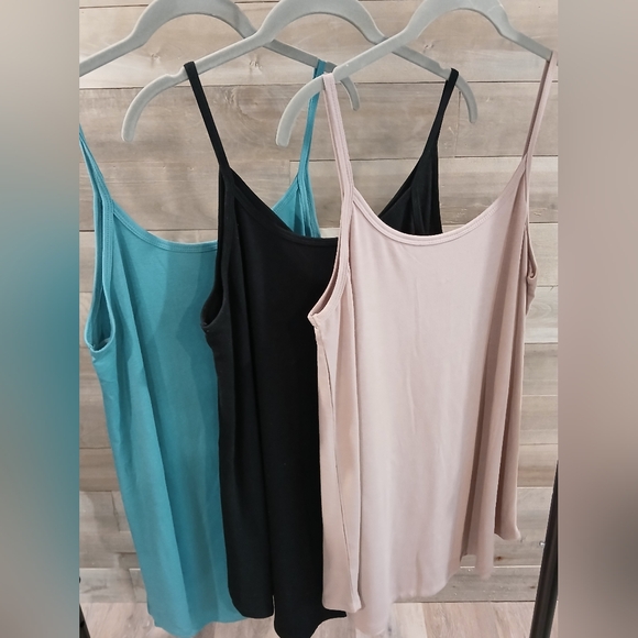 Zenana tunic length cami tanks Size Large BUNDLE OF TWO - Picture 2 of 9